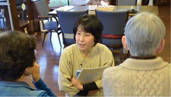 ケアプランがご利用者様に合っているのかお話を伺って確認します。